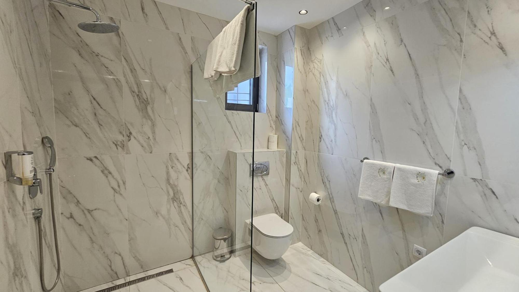 Maresia Boutique Suites 부드바 외부 사진
