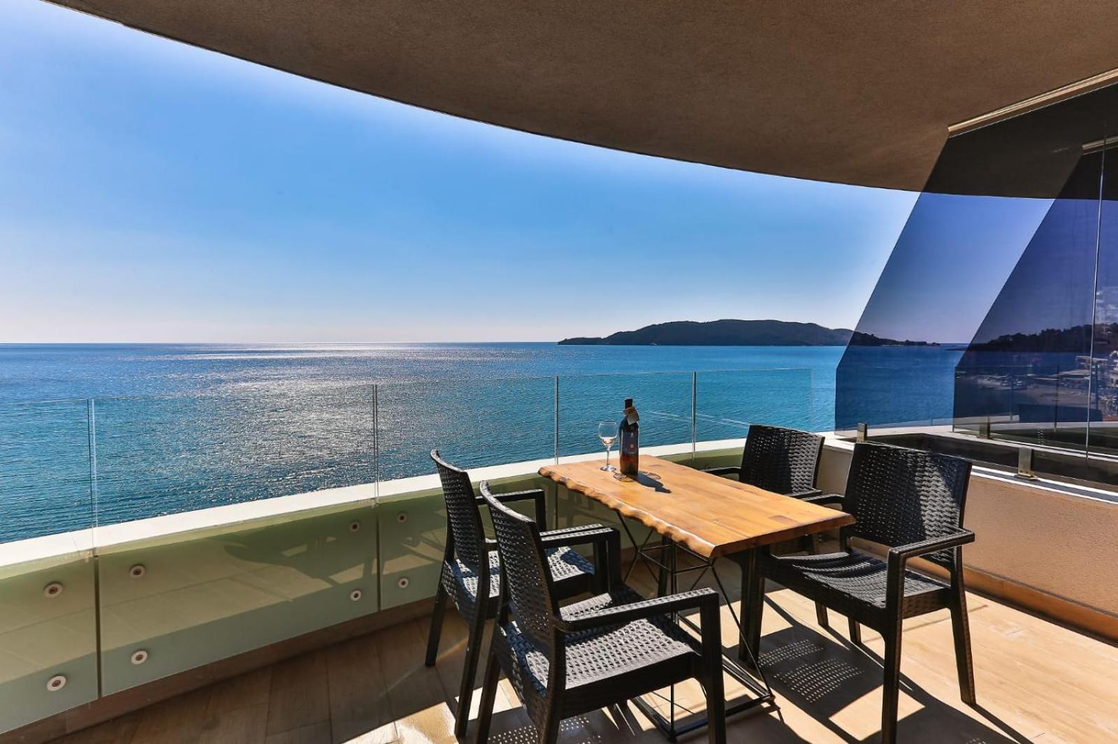 Maresia Boutique Suites 부드바 외부 사진